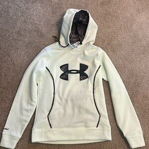Very light green Mossy Oak Under Armor Hoodie